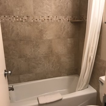 Silver Gull Motel - Bathroom - Hotels Near Me - Wrightsville Beach, North Carolina