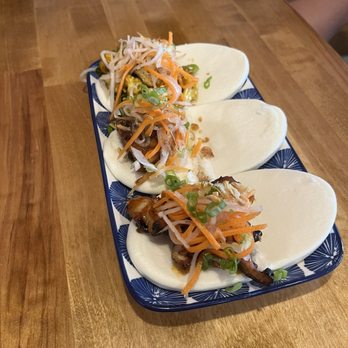 FOO BAO Asian Sliders - Sesame-Chili Chicken - Asian Fusion Near Me - Cape May, New Jersey