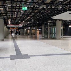 U-Bahnhof Heinrich-Heine-Allee - Central Area at Heinrich-Heine-Allee U-Bahn Station