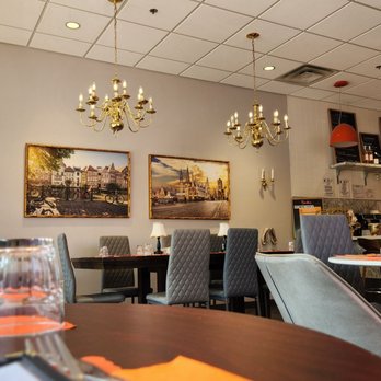Besties - Ambiance - Empanadas Near Me - Alpharetta, Georgia Besties - Ambiance - Empanadas Near Me - Alpharetta, Georgia