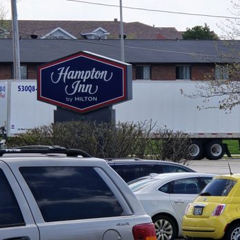 Hampton Inn Milwaukee-Airport - Hotels Near Me - Milwaukee, Wisconsin
