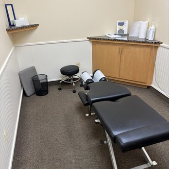 Fairfax Station Chiropractic - Adjustment room another angle - Chiropractors Near Me - Fairfax Station, Virginia Fairfax Station Chiropractic - Adjustment room another angle - Chiropractors Near Me - Fairfax Station, Virginia
