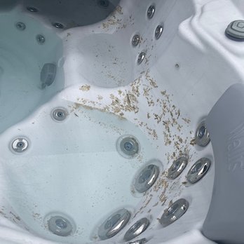 Vrbo - moldy nonworking hot tub. - Vacation Rentals Near Me - Wareham, Massachusetts