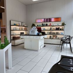 Jón Alan Salon - Capitol View