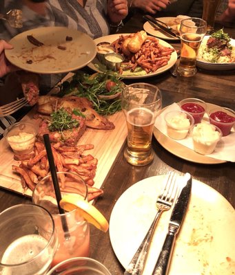 Le Trèfle Taverne Irlandaise by null