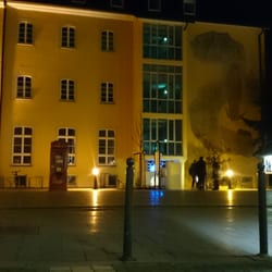 Zoom Kino - Zoom Eingang über Rathaus "Hinterhof"