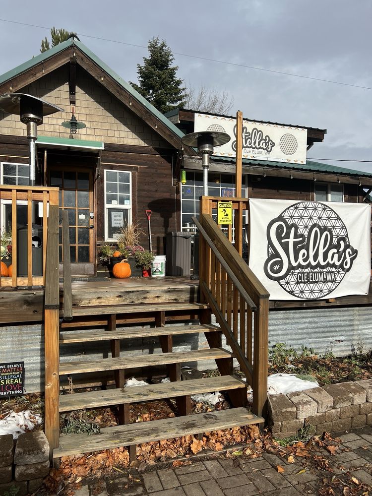 Stella's Logo