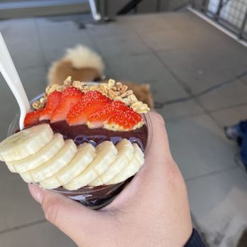 Oakberry Acai - Works - Acai Bowl - (16 oz. 475 ml.) from top ! - Juice Bars & Smoothies Near Me - Los Angeles, California