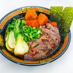 Momo's Cafe - Beef noodle