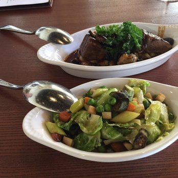 MW Restaurant - Red wine braised shortribs, farmers vegetable medley - New American Near Me - Honolulu, Hawaii MW Restaurant - Red wine braised shortribs, farmers vegetable medley - New American Near Me - Honolulu, Hawaii