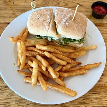 Euphoria Fish House - Mediocre mahi mahi sandwich - New American Near Me - Kissimmee, Florida Euphoria Fish House - Mediocre mahi mahi sandwich - New American Near Me - Kissimmee, Florida