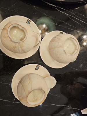 Li Yen 麗苑 by null