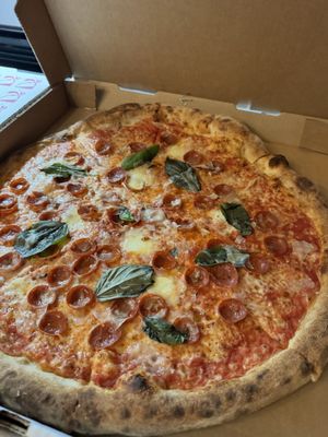 Palm Pizza by null