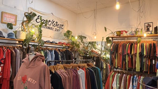 East West Shop by null