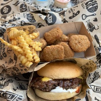 bastard burgers - Bastard burger, 9 pc nuggets, fries - American Near Me - Uppsala, C bastard burgers - Bastard burger, 9 pc nuggets, fries - American Near Me - Uppsala, C