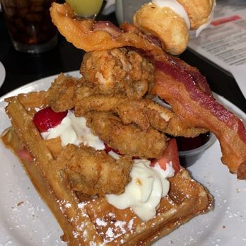 Maple Leaf Diner - Waffles & Chicken - American Near Me - Dallas, Texas