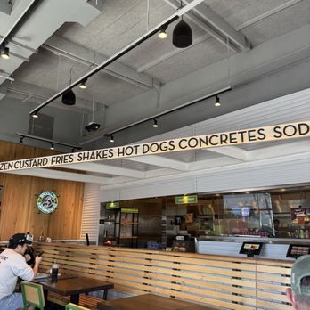 Shake Shack Marina Del Rey - Burgers Near Me - Los Angeles, California Shake Shack Marina Del Rey - Burgers Near Me - Los Angeles, California