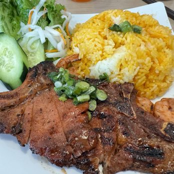 Pho Wynn - Pork chops and shrimp with rice - Vietnamese Near Me - Visalia, California