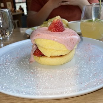 Flipper’s - Strawberry soufflé pancake - Pancakes Near Me - New York, New York Flipper’s - Strawberry soufflé pancake - Pancakes Near Me - New York, New York