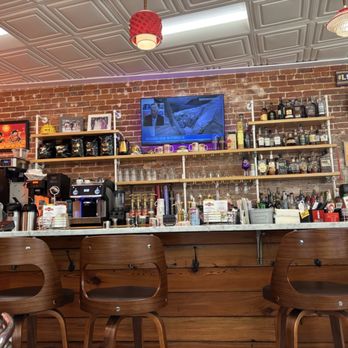 Majoria's Commerce Restaurant - Bar - Sandwiches Near Me - New Orleans, Louisiana