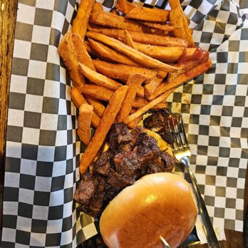 Brileys BBQ & Grill - Chopped brisket sandwich - Barbeque Near Me - Lake Forest Park, Washington