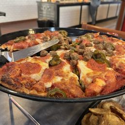 Pepperoni m, sausage, jalepeños