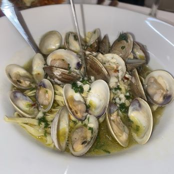 Trattoria La Vigna - Linguini and Clam Sauce - Italian Near Me - Galveston, Texas Trattoria La Vigna - Linguini and Clam Sauce - Italian Near Me - Galveston, Texas