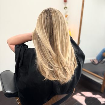 Salon Sovay - Highlights/ long layers. Stylist, Sovay - Hair Salons Near Me - Austin, Texas
