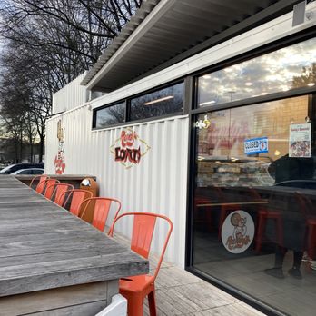 Randy’s Donuts - Donuts Near Me - Atlanta, Georgia