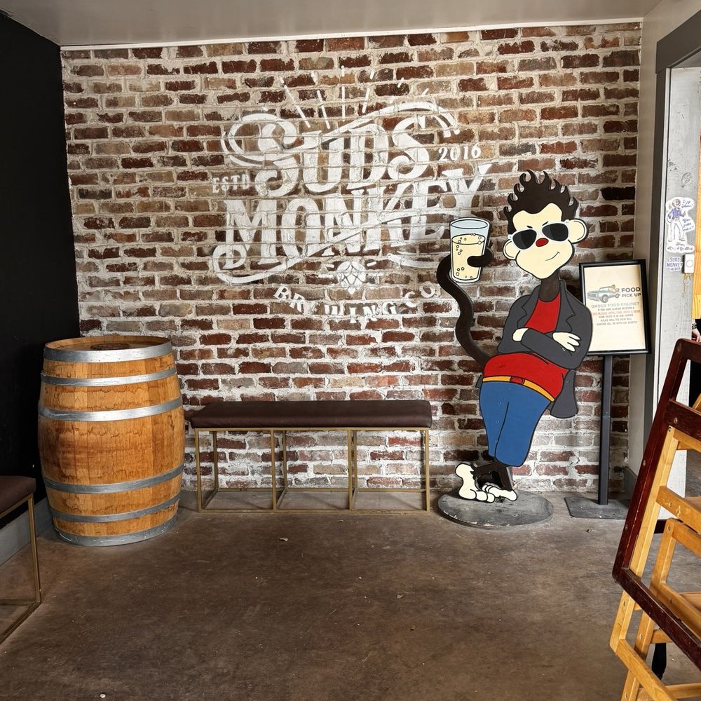 Suds Monkey Kitchen & Brewery Dripping Springs - Brewpubs Near Me - Austin, Texas
