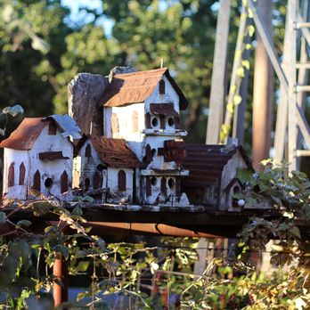 The Old Liberty Schoolhouse - Yard decor in back yard of schoolhouse. - Bed & Breakfast Near Me - Azle, Texas