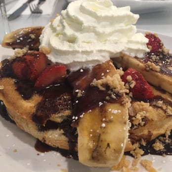 Aloha Kitchen - Strawberry/banana soufflé pancakes - Breakfast & Brunch Near Me - Honolulu, Hawaii Aloha Kitchen - Strawberry/banana soufflé pancakes - Breakfast & Brunch Near Me - Honolulu, Hawaii
