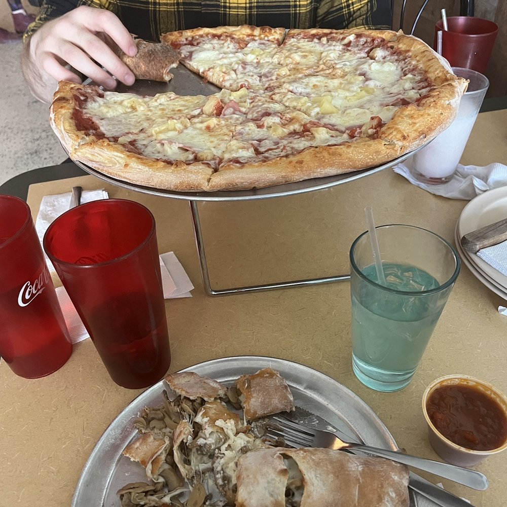 Lago Pizza - Hawaiian Personal Pan Pizza - Pizza Near Me - Moneta, Virginia Lago Pizza - Hawaiian Personal Pan Pizza - Pizza Near Me - Moneta, Virginia