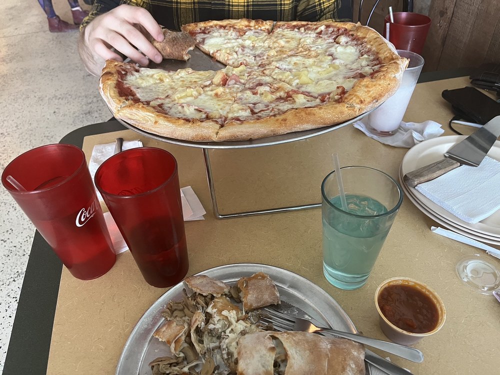 Lago Pizza Logo