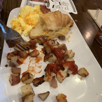 Corner Bakery Cafe - Breakfast & Brunch Near Me - Tukwila, Washington