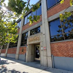 Gordon Biersch Brewing Company - Outside