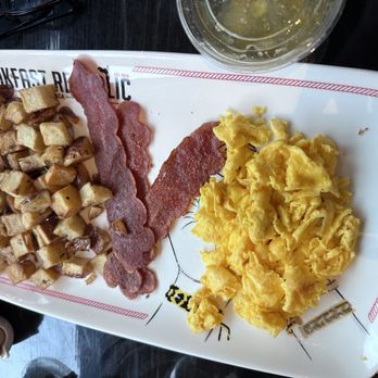 Breakfast Republic - American breakfast with Turkey bacon - Breakfast & Brunch Near Me - Culver City, California Breakfast Republic - American breakfast with Turkey bacon - Breakfast & Brunch Near Me - Culver City, California