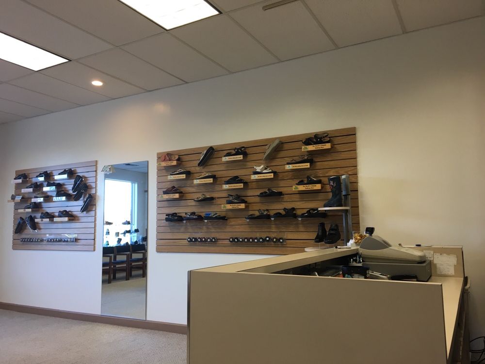 FLETCHER’S SHOES Updated September 2024 2221 Hillsboro Rd, Franklin