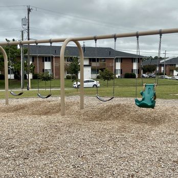 Plaza Methodist Park - Regular swings and intermediate swing - Playgrounds Near Me - Virginia Beach, Virginia