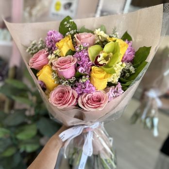 Le Fleur IV - Florists Near Me - Costa Mesa, California