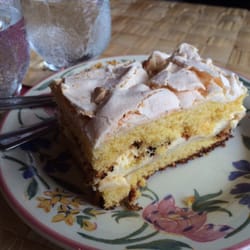 Pilgrim Restaurant - 55kr "worlds best cake"...pretty good!