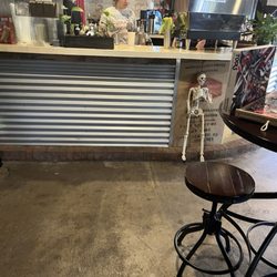 Ice House Coffee Roasters - The pickup counter