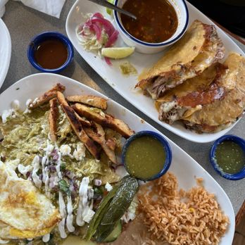Tres Amigos - Chilaquiles y quesabirra - Mexican Near Me - Sedona, Arizona Tres Amigos - Chilaquiles y quesabirra - Mexican Near Me - Sedona, Arizona