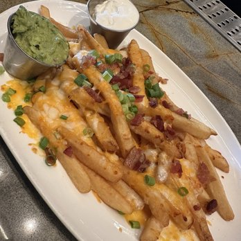32 Brews Street - Loaded Fries - Breweries Near Me - Elk Grove, California