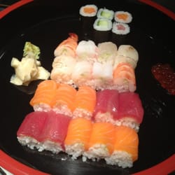 Newstyle Tanaka - Dai sushi combo with lots of wasabi. :-D
