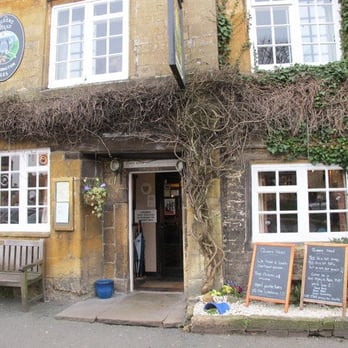 Queens Head Inn - The Queen's Head - Pubs Near Me - Cheltenham, GLS