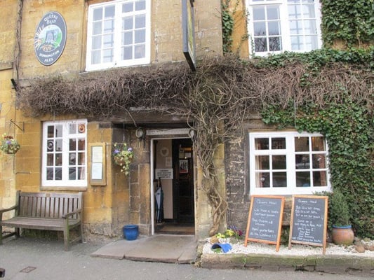 Queens Head Inn by null