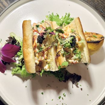 Q1227 Restaurant - Lobster roll... or lack there of - New American Near Me - Roseville, California Q1227 Restaurant - Lobster roll... or lack there of - New American Near Me - Roseville, California