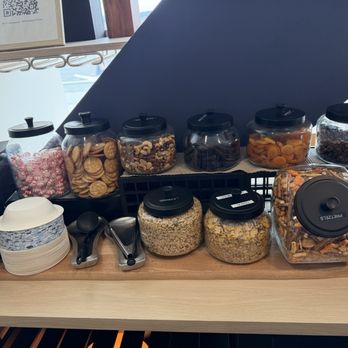 Golden Gate Lounge - Unlimited snacks. - Airport Lounges Near Me - San Francisco, California Golden Gate Lounge - Unlimited snacks. - Airport Lounges Near Me - San Francisco, California