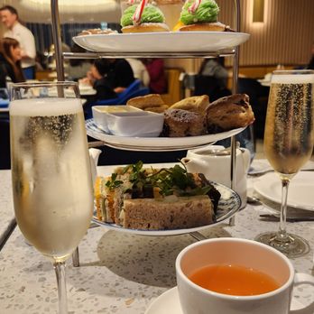 holts café - Holiday Afternoon Tea Set - Cafes Near Me - Toronto, Ontario